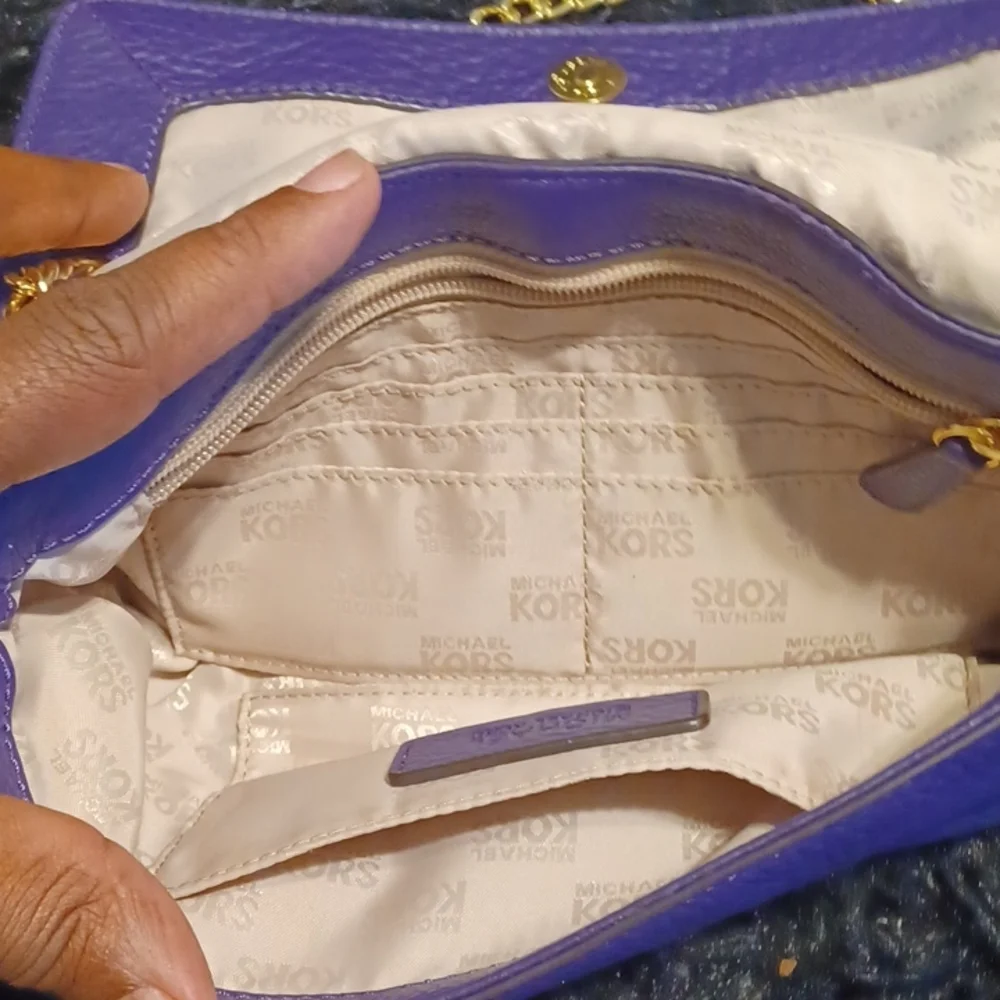 MICHAEL Kors Crossbody - Picture 5 of 6